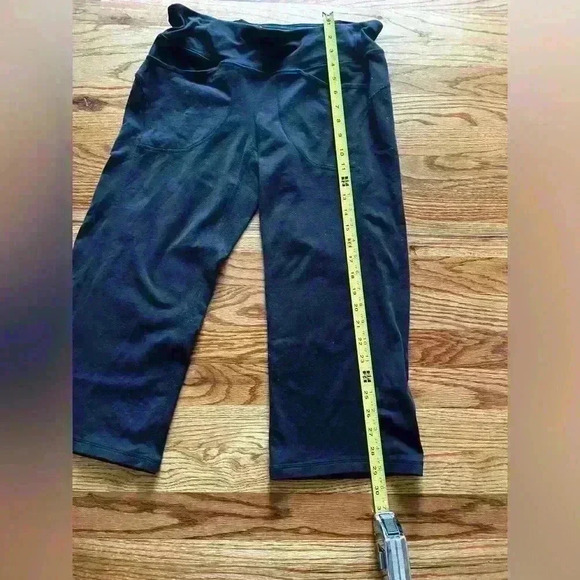 ATHLETA BALANCE WIDE CROP - BLACK  - SMALL - Picture 5 of 9